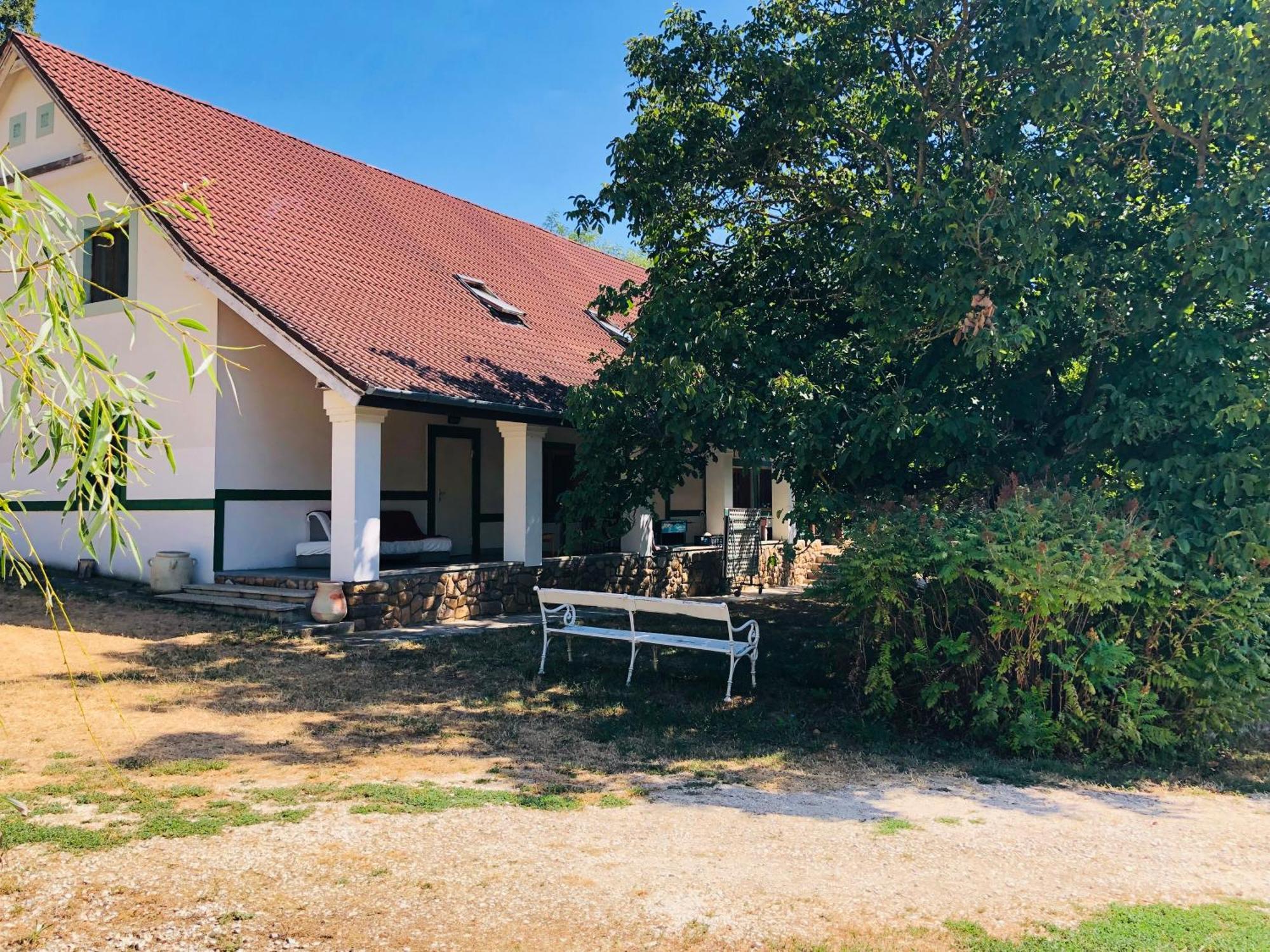 Aligvar Vendeghaz Salfold Exterior foto