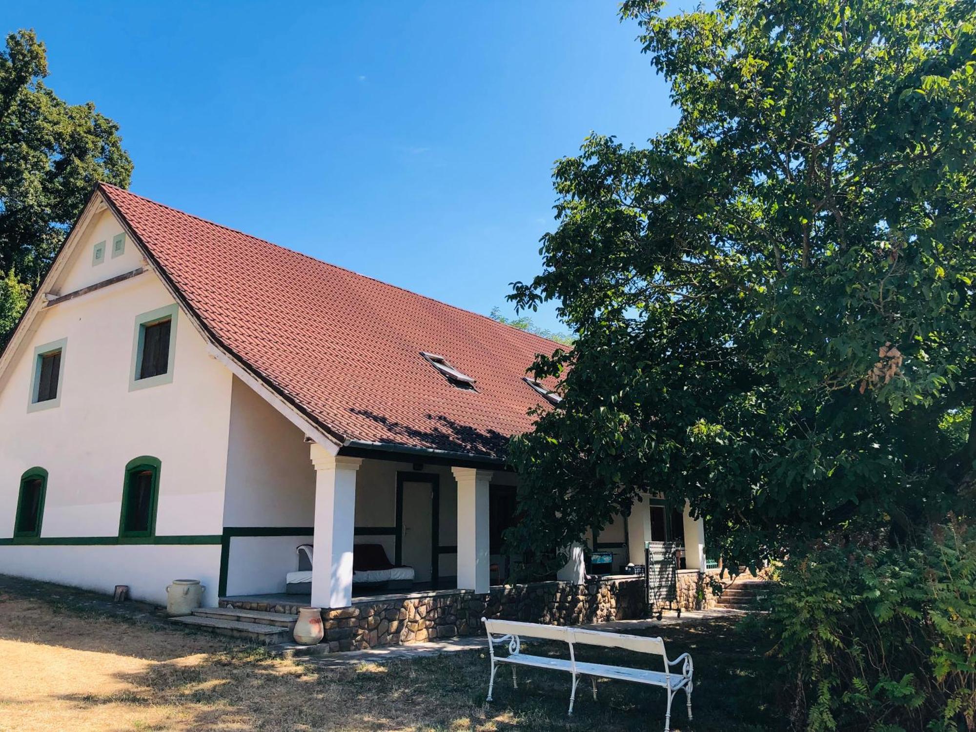 Aligvar Vendeghaz Salfold Exterior foto
